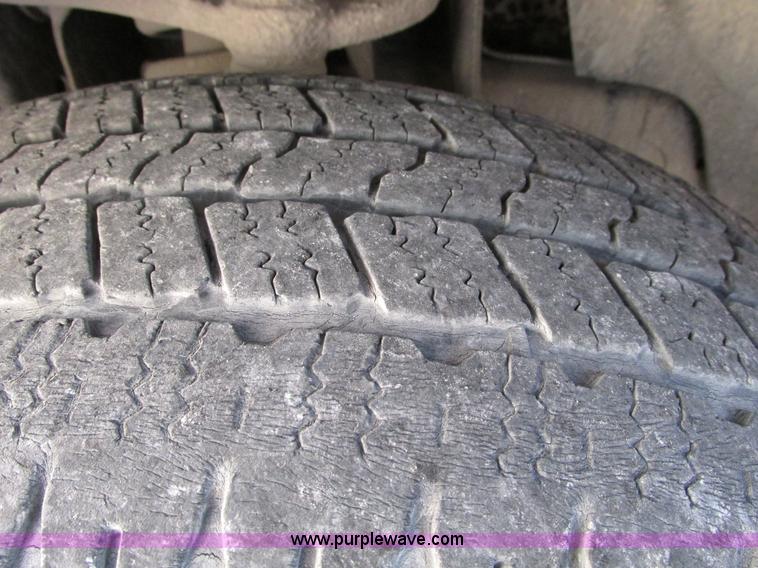 image for item F4051 2004 Ford F150 Lariat Super Crew pickup truck