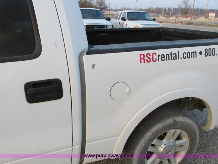 image for item F4051 2004 Ford F150 Lariat Super Crew pickup truck