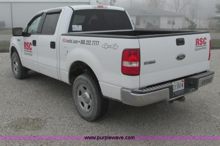 image for item F4052 2004 Ford F150 XLT Super Crew pickup truck