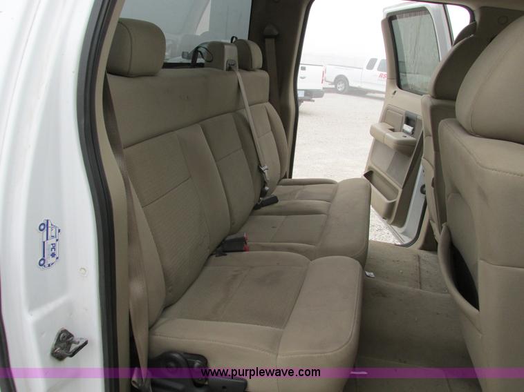 image for item F4052 2004 Ford F150 XLT Super Crew pickup truck