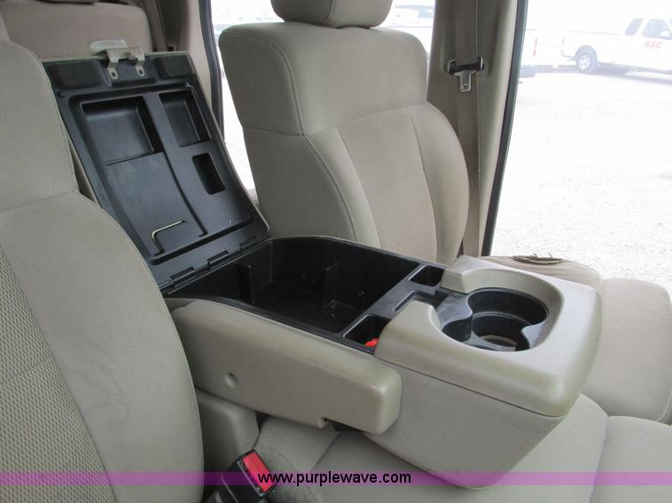 image for item F4052 2004 Ford F150 XLT Super Crew pickup truck