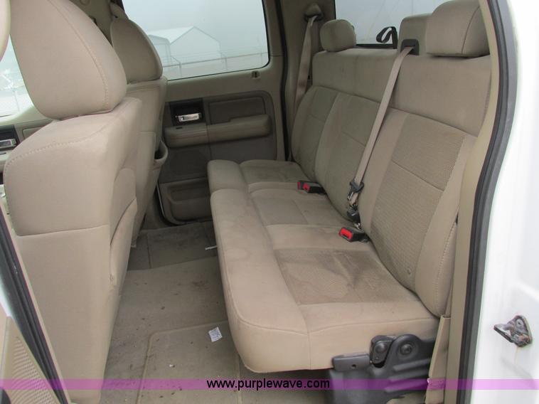 image for item F4052 2004 Ford F150 XLT Super Crew pickup truck