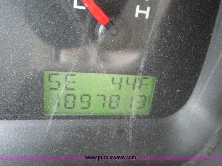 image for item F4052 2004 Ford F150 XLT Super Crew pickup truck