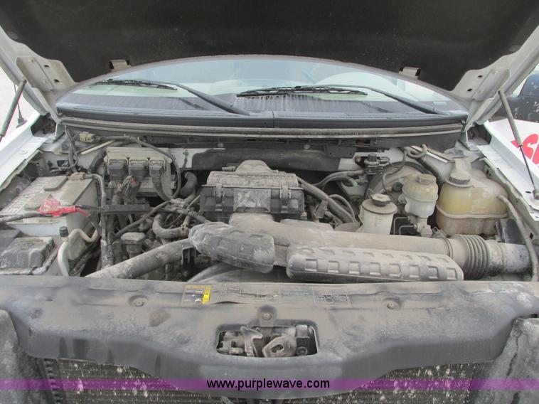 image for item F4052 2004 Ford F150 XLT Super Crew pickup truck