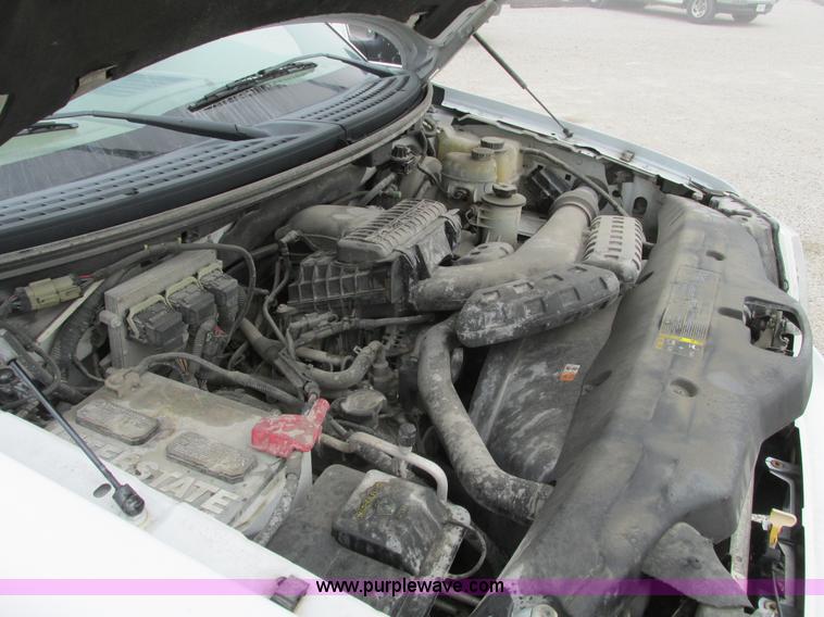 image for item F4052 2004 Ford F150 XLT Super Crew pickup truck