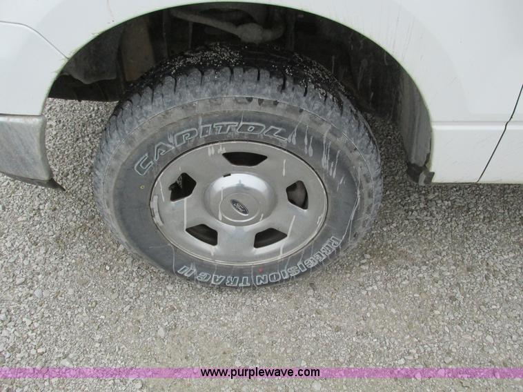 image for item F4052 2004 Ford F150 XLT Super Crew pickup truck