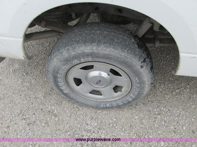 image for item F4052 2004 Ford F150 XLT Super Crew pickup truck