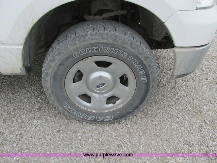 image for item F4052 2004 Ford F150 XLT Super Crew pickup truck