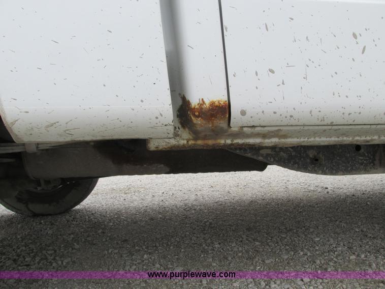 image for item F4052 2004 Ford F150 XLT Super Crew pickup truck