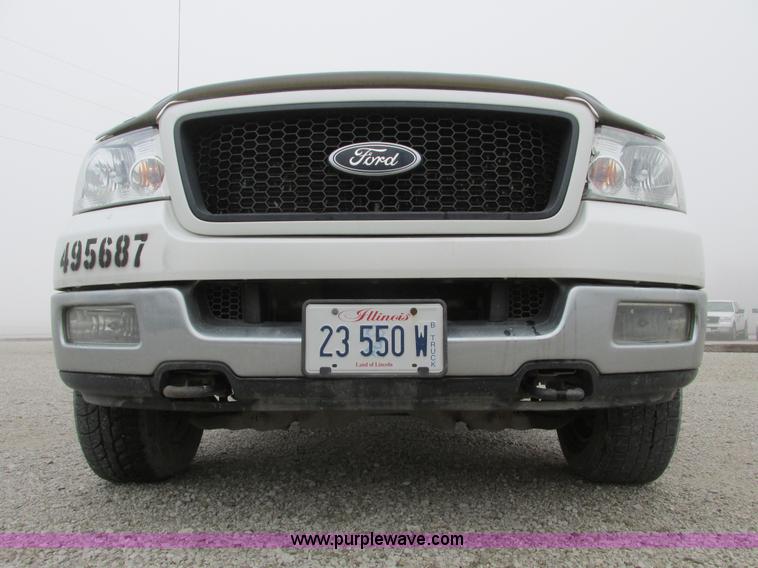 image for item F4052 2004 Ford F150 XLT Super Crew pickup truck