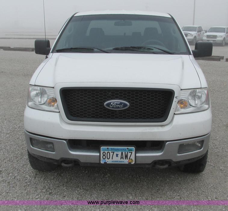 image for item F4053 2004 Ford F250 XLT Super Crew pickup truck