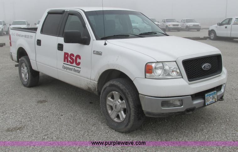 image for item F4053 2004 Ford F250 XLT Super Crew pickup truck