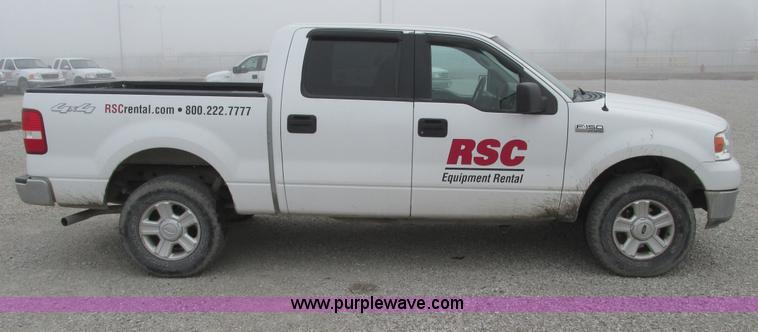 image for item F4053 2004 Ford F250 XLT Super Crew pickup truck