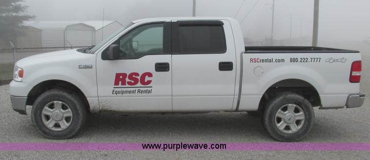 image for item F4053 2004 Ford F250 XLT Super Crew pickup truck