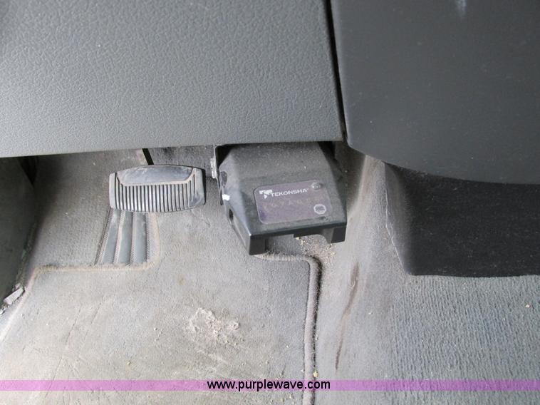 image for item F4053 2004 Ford F250 XLT Super Crew pickup truck