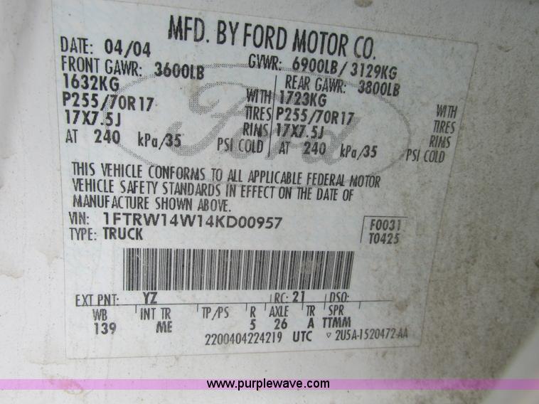 image for item F4053 2004 Ford F250 XLT Super Crew pickup truck