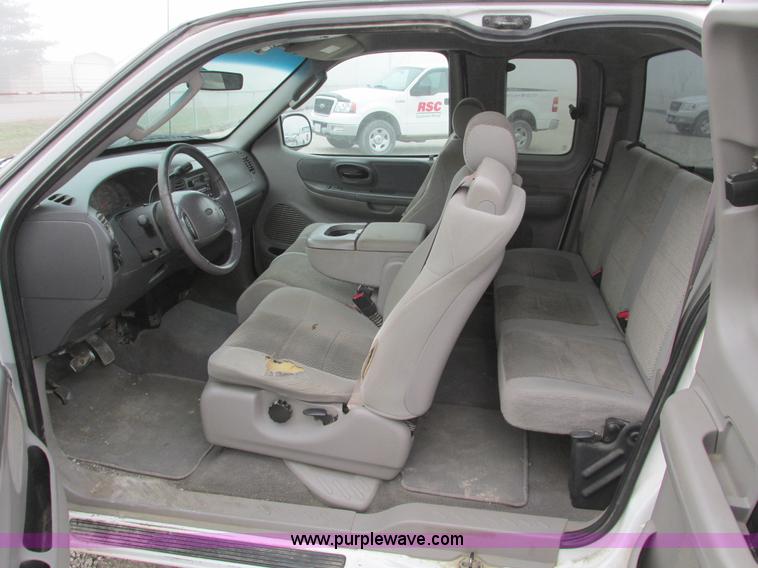 image for item F4054 2002 Ford F150 XLT SuperCab pickup truck