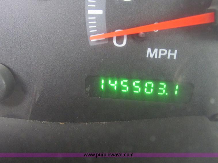 image for item F4054 2002 Ford F150 XLT SuperCab pickup truck