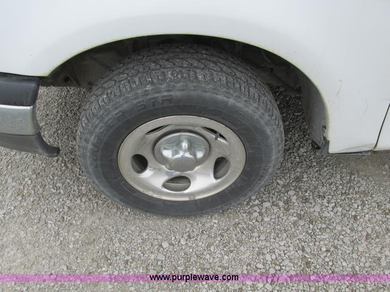 image for item F4054 2002 Ford F150 XLT SuperCab pickup truck