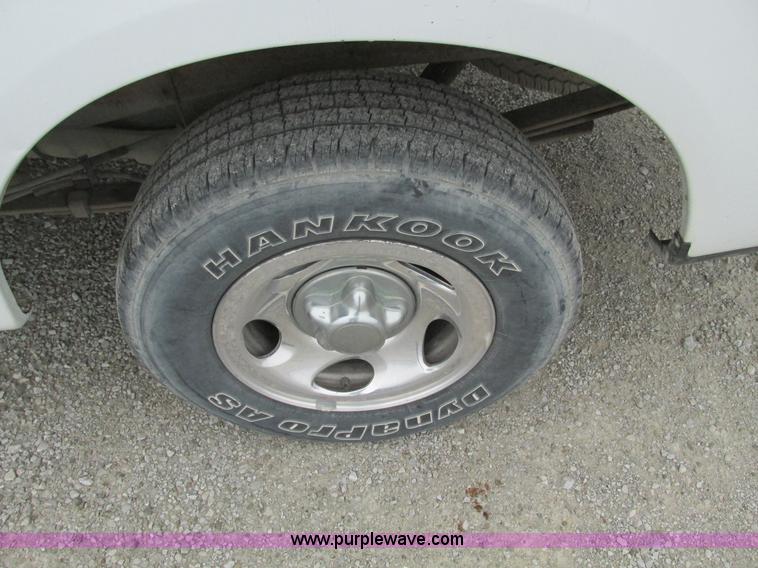 image for item F4054 2002 Ford F150 XLT SuperCab pickup truck