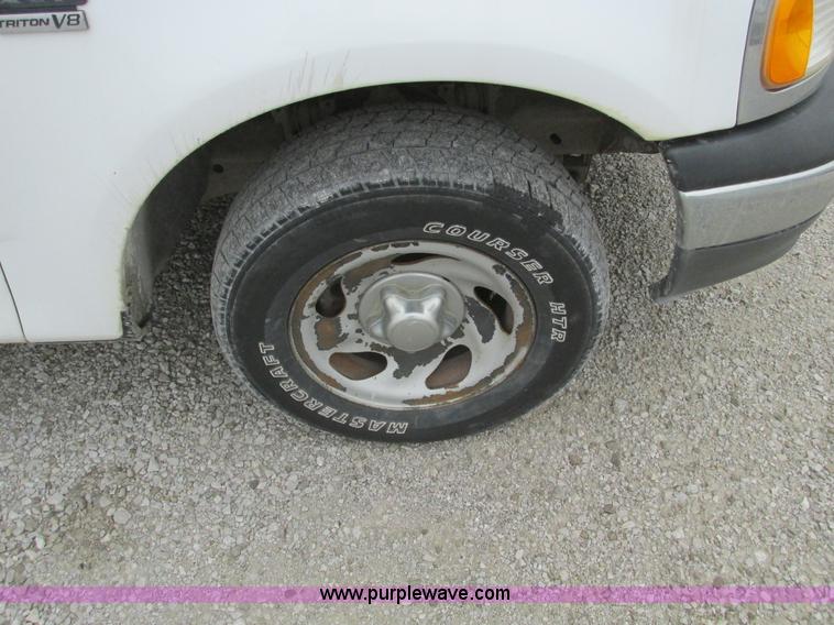 image for item F4054 2002 Ford F150 XLT SuperCab pickup truck