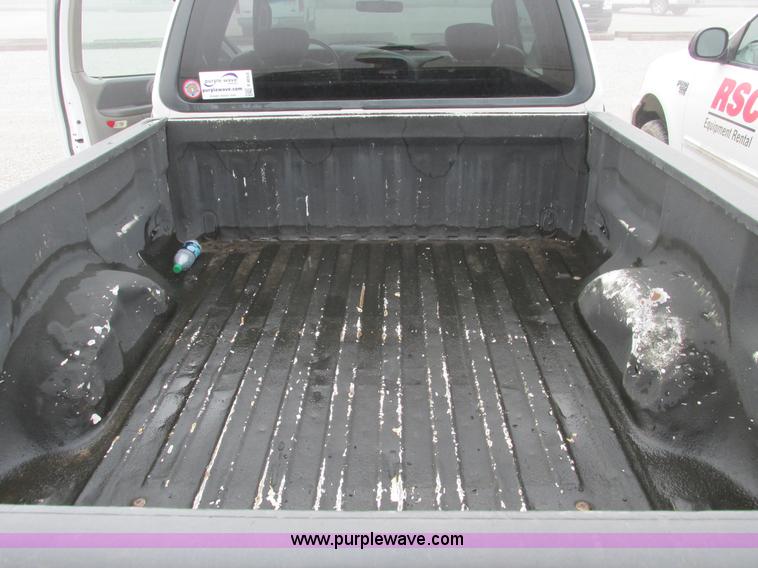 image for item F4054 2002 Ford F150 XLT SuperCab pickup truck