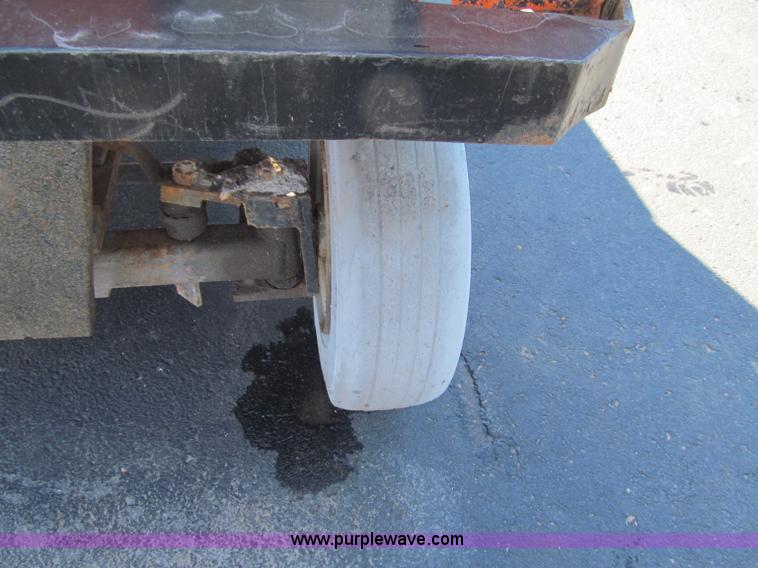 image for item F5797 2005 Motrec E-302 electric cart