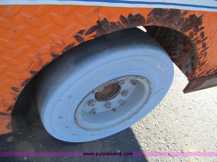 image for item F5797 2005 Motrec E-302 electric cart