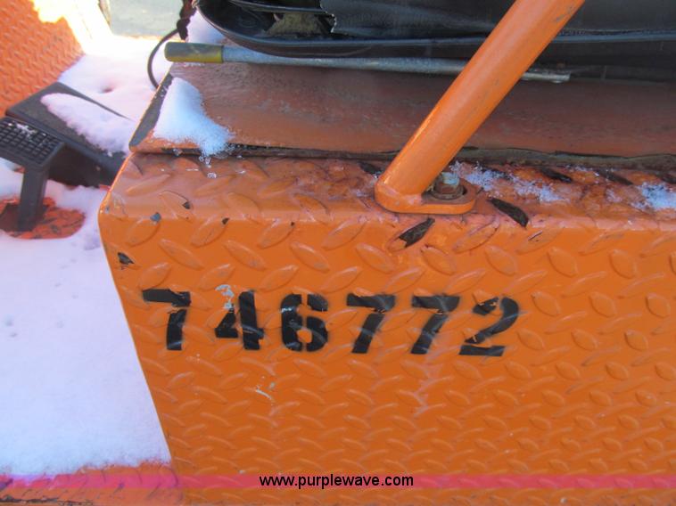 image for item F5797 2005 Motrec E-302 electric cart