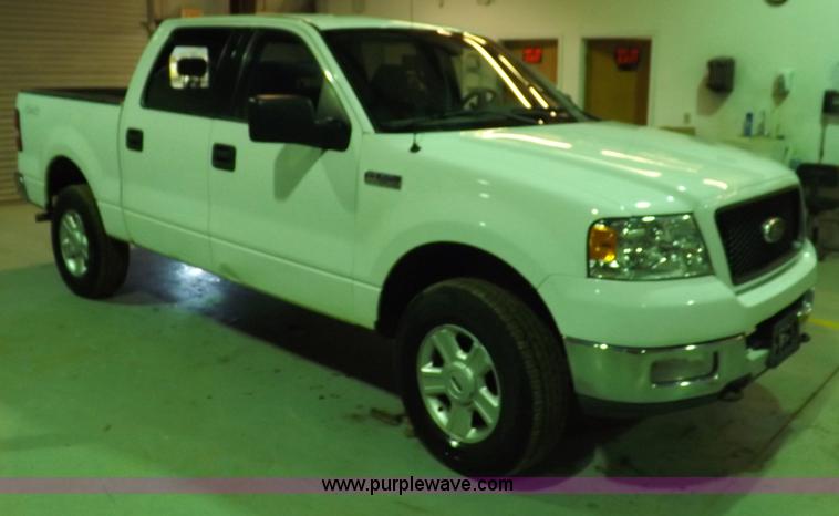 image for item F6344 2004 Ford F150 XLT Super Crew pickup truck