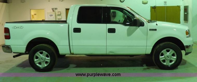image for item F6344 2004 Ford F150 XLT Super Crew pickup truck