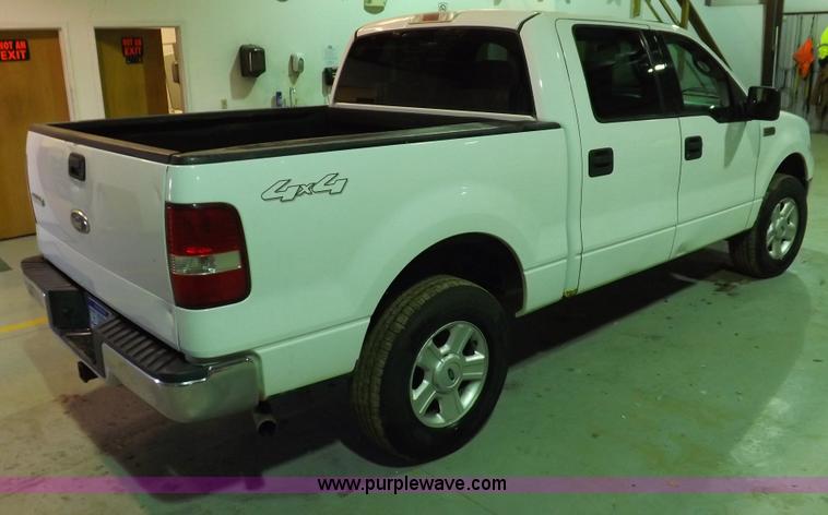 image for item F6344 2004 Ford F150 XLT Super Crew pickup truck