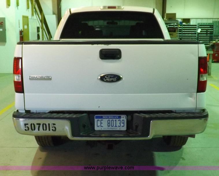 image for item F6344 2004 Ford F150 XLT Super Crew pickup truck