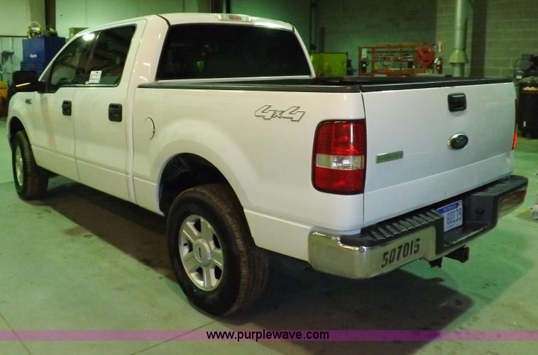 image for item F6344 2004 Ford F150 XLT Super Crew pickup truck