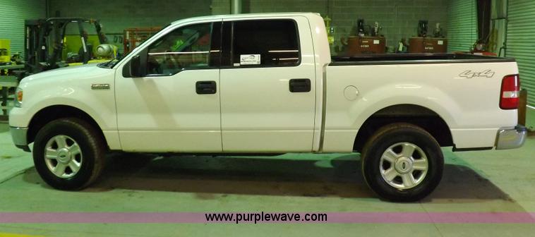 image for item F6344 2004 Ford F150 XLT Super Crew pickup truck