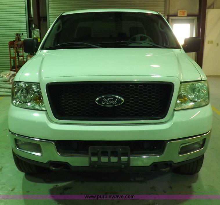 image for item F6344 2004 Ford F150 XLT Super Crew pickup truck