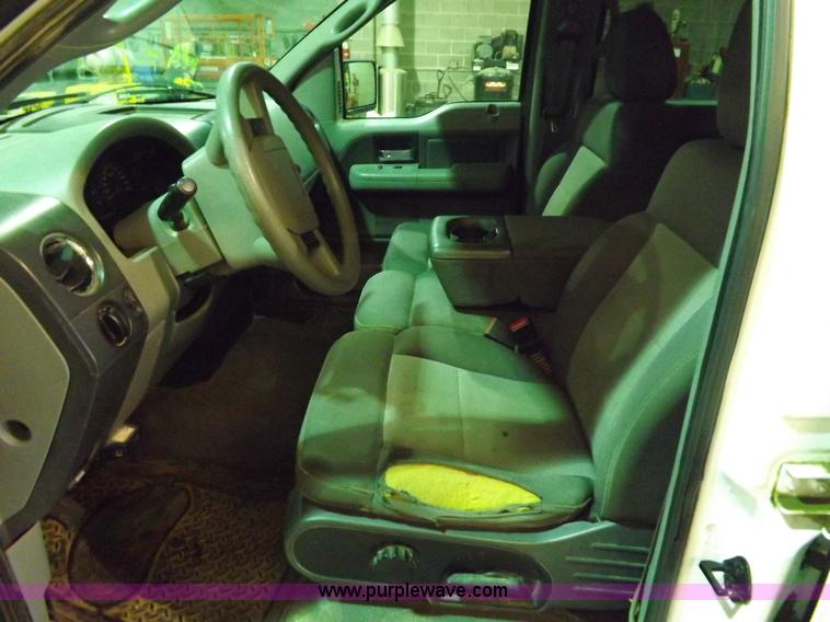 image for item F6344 2004 Ford F150 XLT Super Crew pickup truck