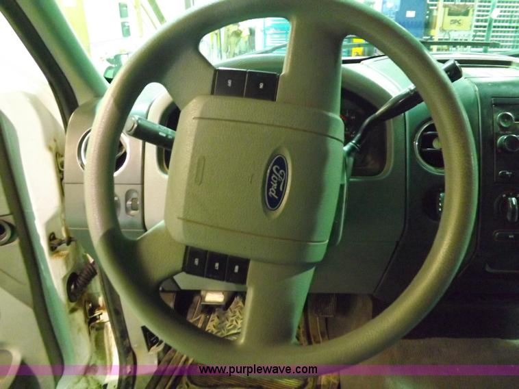 image for item F6344 2004 Ford F150 XLT Super Crew pickup truck