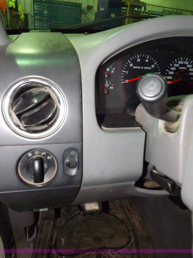 image for item F6344 2004 Ford F150 XLT Super Crew pickup truck