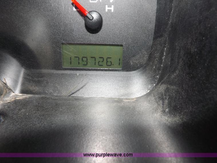 image for item F6344 2004 Ford F150 XLT Super Crew pickup truck