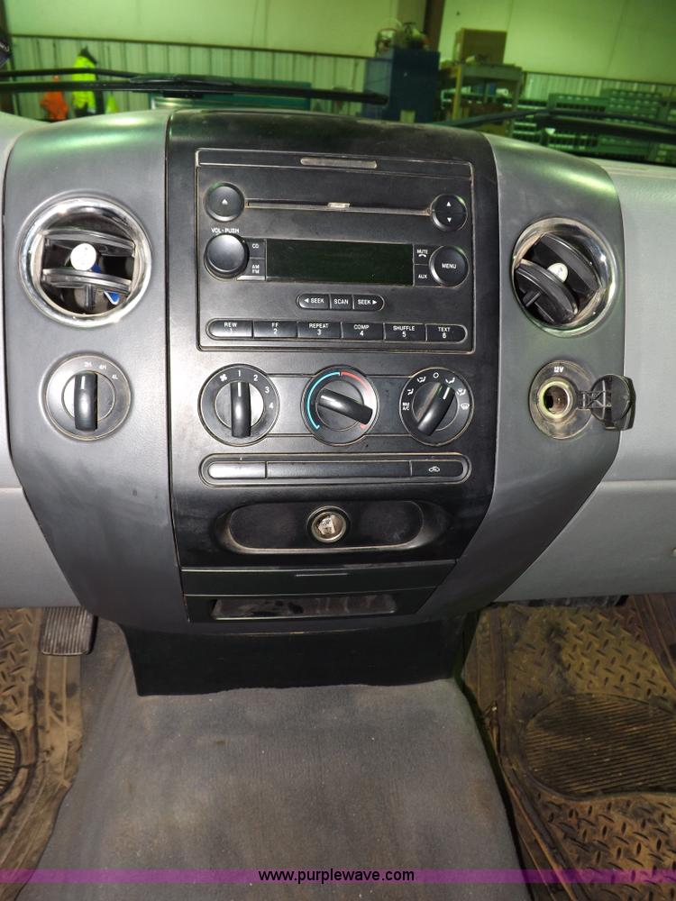 image for item F6344 2004 Ford F150 XLT Super Crew pickup truck