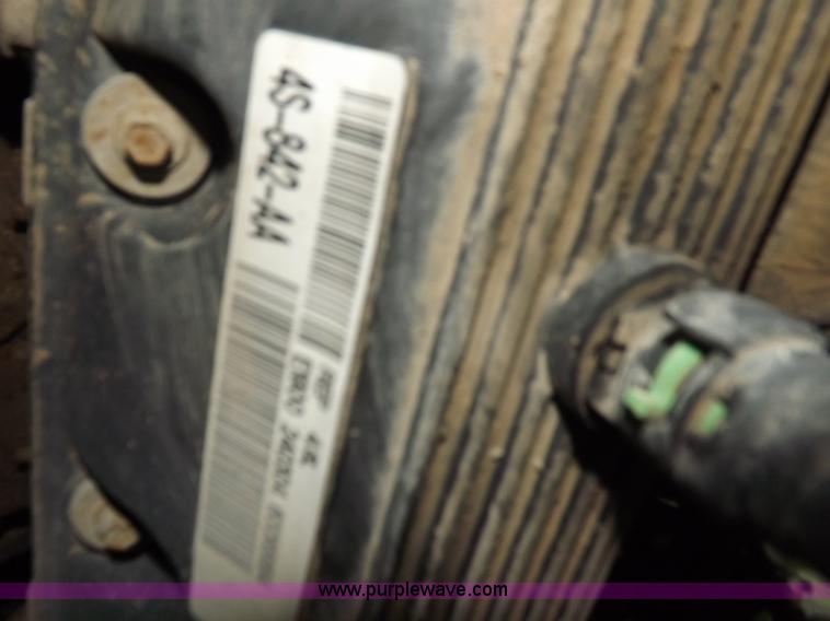 image for item F6344 2004 Ford F150 XLT Super Crew pickup truck