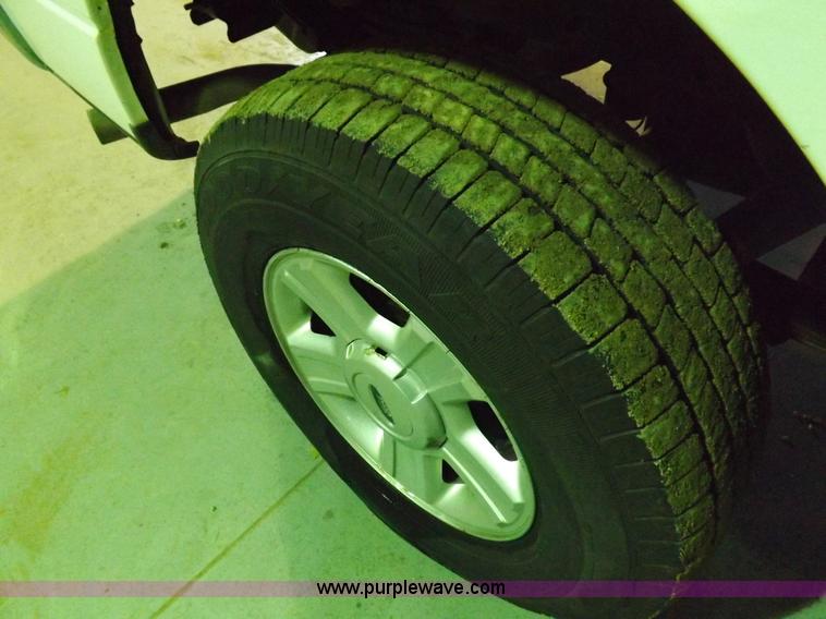 image for item F6344 2004 Ford F150 XLT Super Crew pickup truck