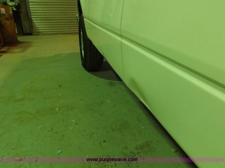 image for item F6344 2004 Ford F150 XLT Super Crew pickup truck