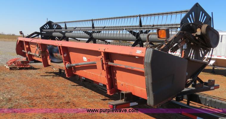image for item B2500 Case IH 1010 25' rigid platform header