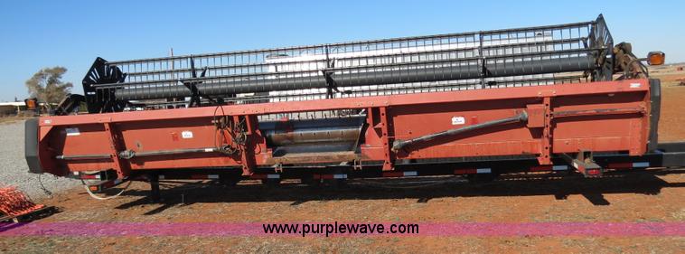 image for item B2500 Case IH 1010 25' rigid platform header