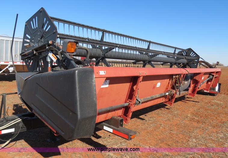 image for item B2500 Case IH 1010 25' rigid platform header