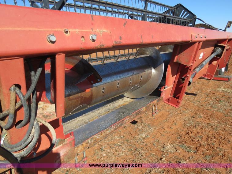 image for item B2500 Case IH 1010 25' rigid platform header