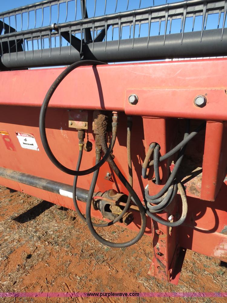 image for item B2500 Case IH 1010 25' rigid platform header