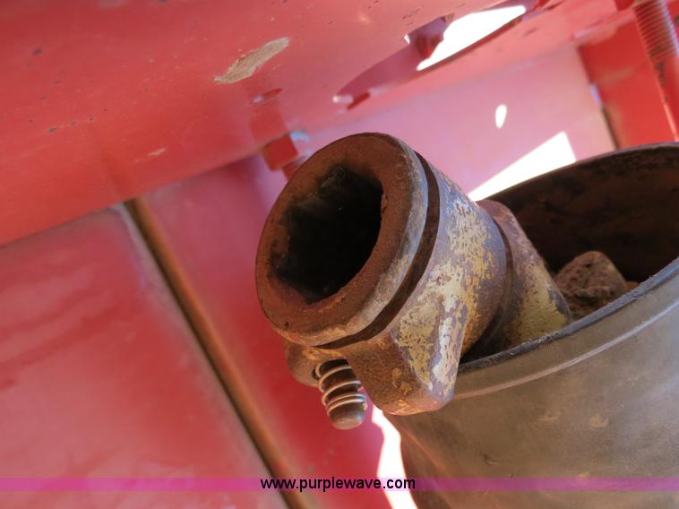 image for item B2500 Case IH 1010 25' rigid platform header